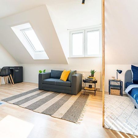 Vollausgtesttattes Modernes Studio,Nahe Btu,Netflix,Kostenloser Tiefgaragenstellplatz Cottbus Luaran gambar